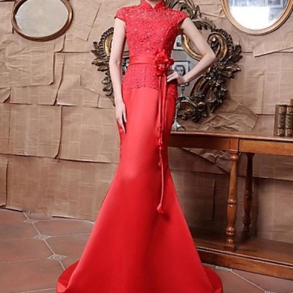 Red Dress for Traditional Tea Ceremony - Picture 2 of 5